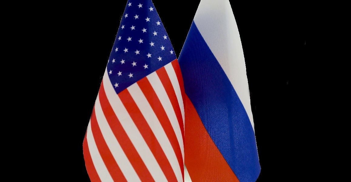 Флаги России и США